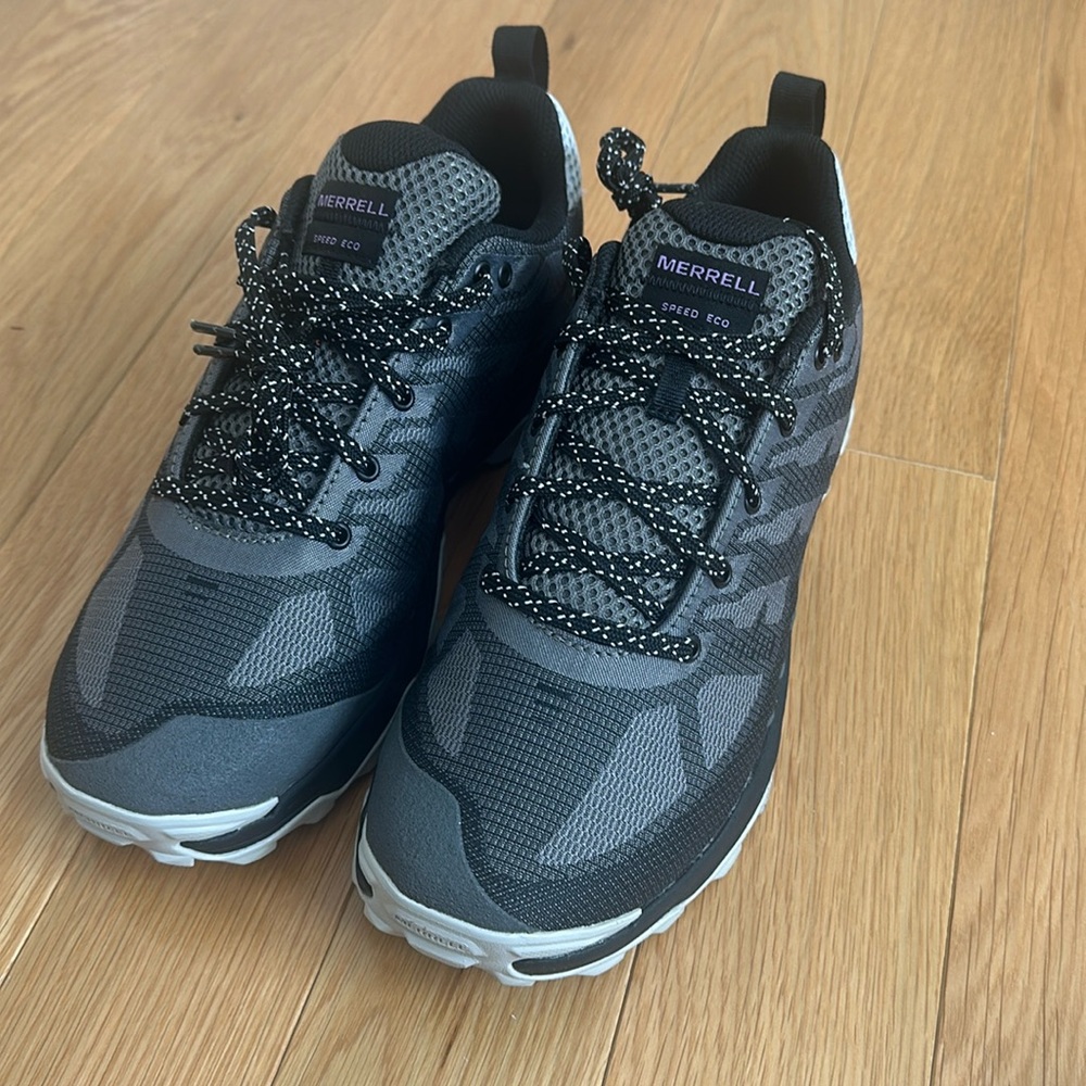 BRAND NEW Merrill hiking shoes